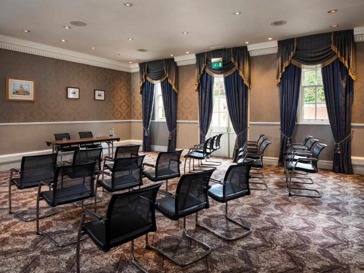 Oulton Hall Hotel, Spa & Golf Resort Leeds  Buitenkant foto