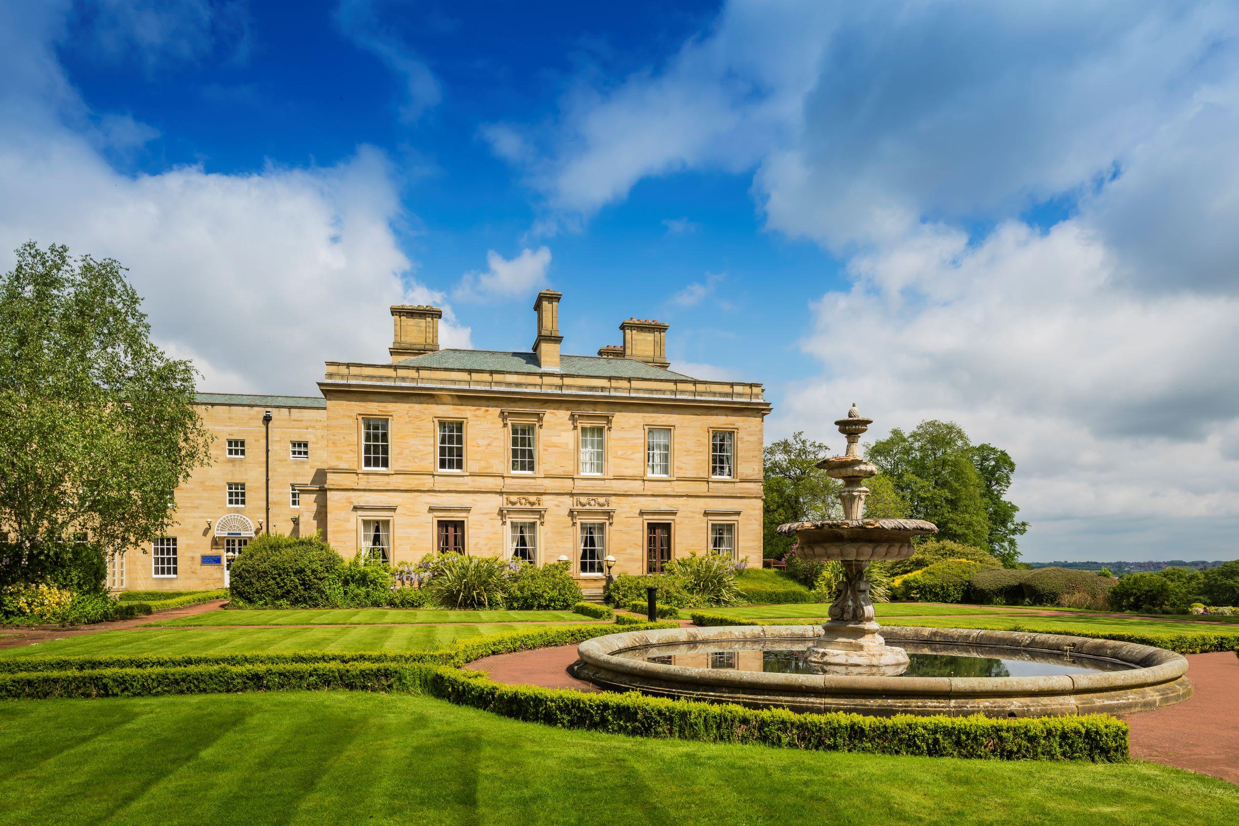 Oulton Hall Hotel, Spa & Golf Resort Leeds  Buitenkant foto