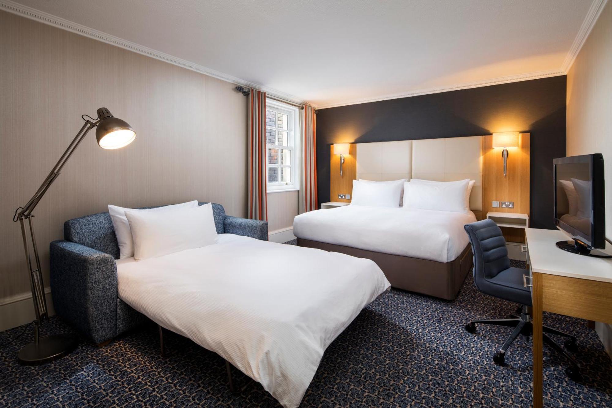 Oulton Hall Hotel, Spa & Golf Resort Leeds  Buitenkant foto
