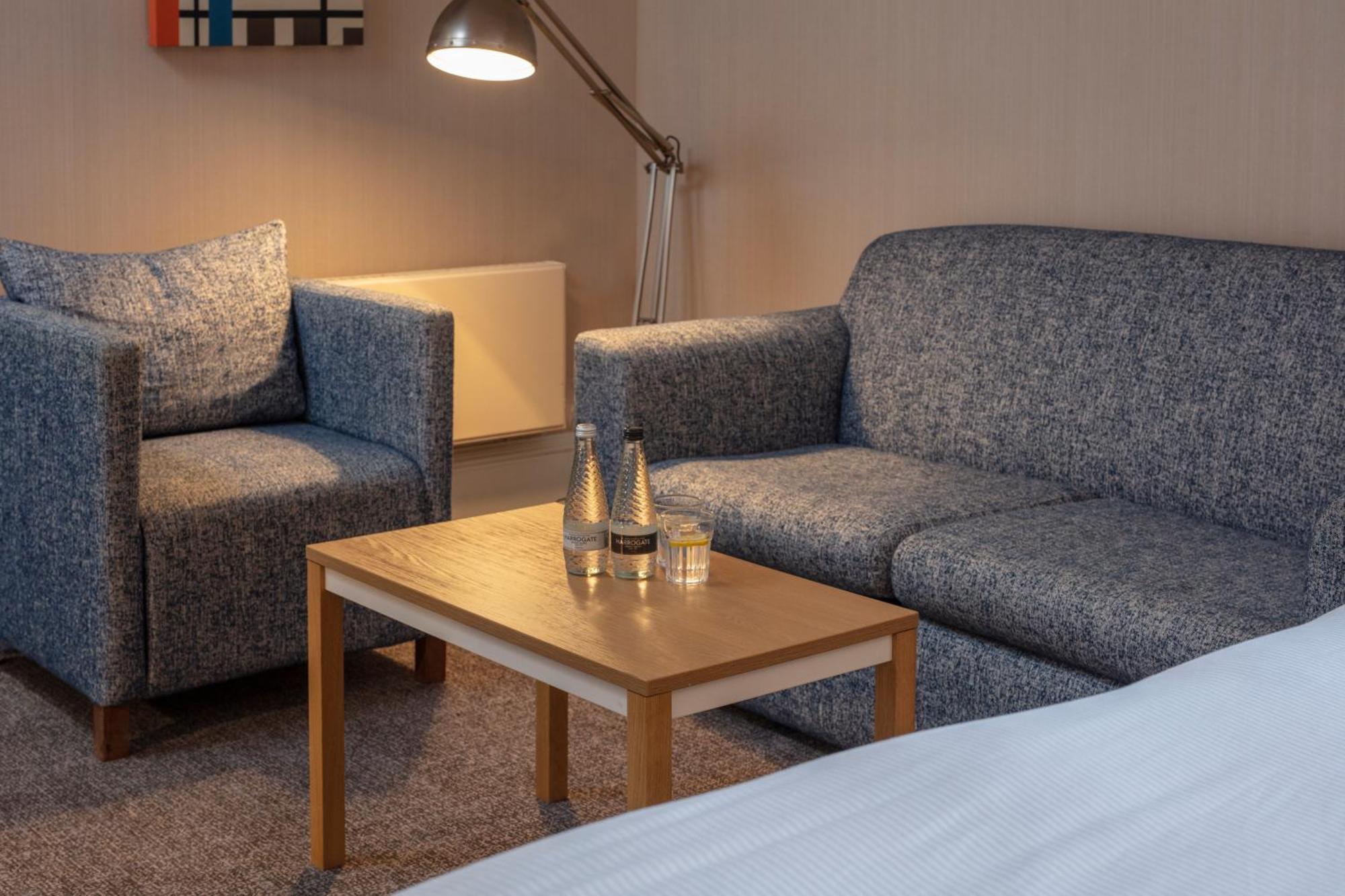 Oulton Hall Hotel, Spa & Golf Resort Leeds  Kamer foto