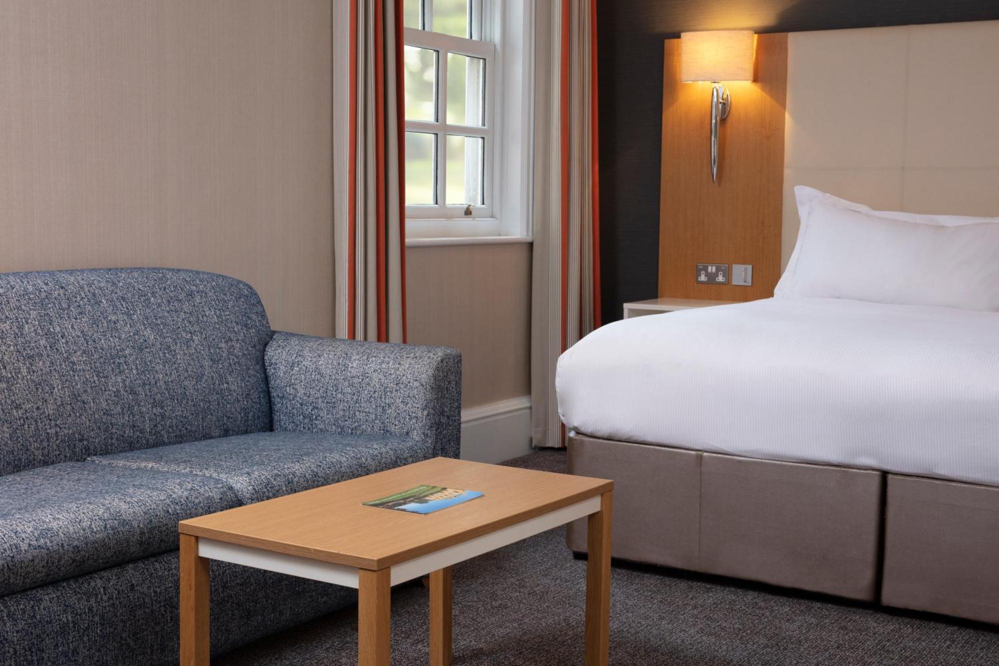 Oulton Hall Hotel, Spa & Golf Resort Leeds  Buitenkant foto